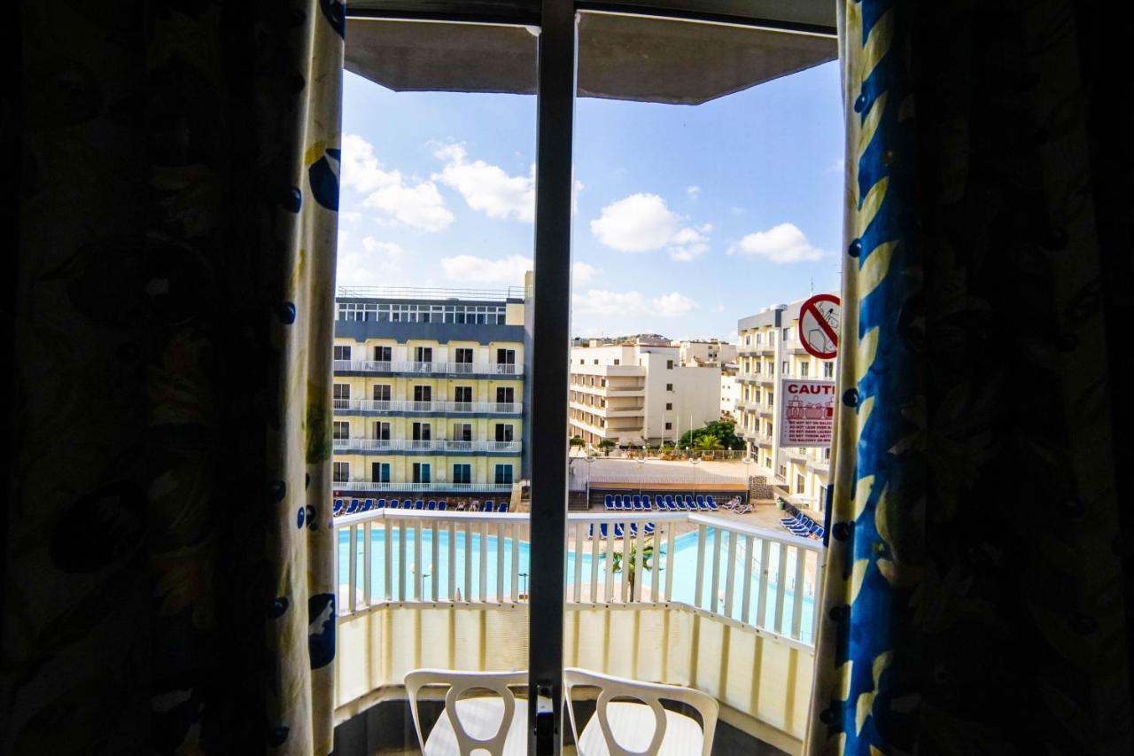 Topaz Hotel Сент-Полс-Бей Экстерьер фото
