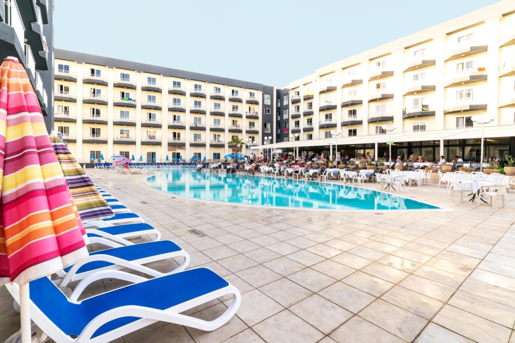 Topaz Hotel Сент-Полс-Бей Экстерьер фото