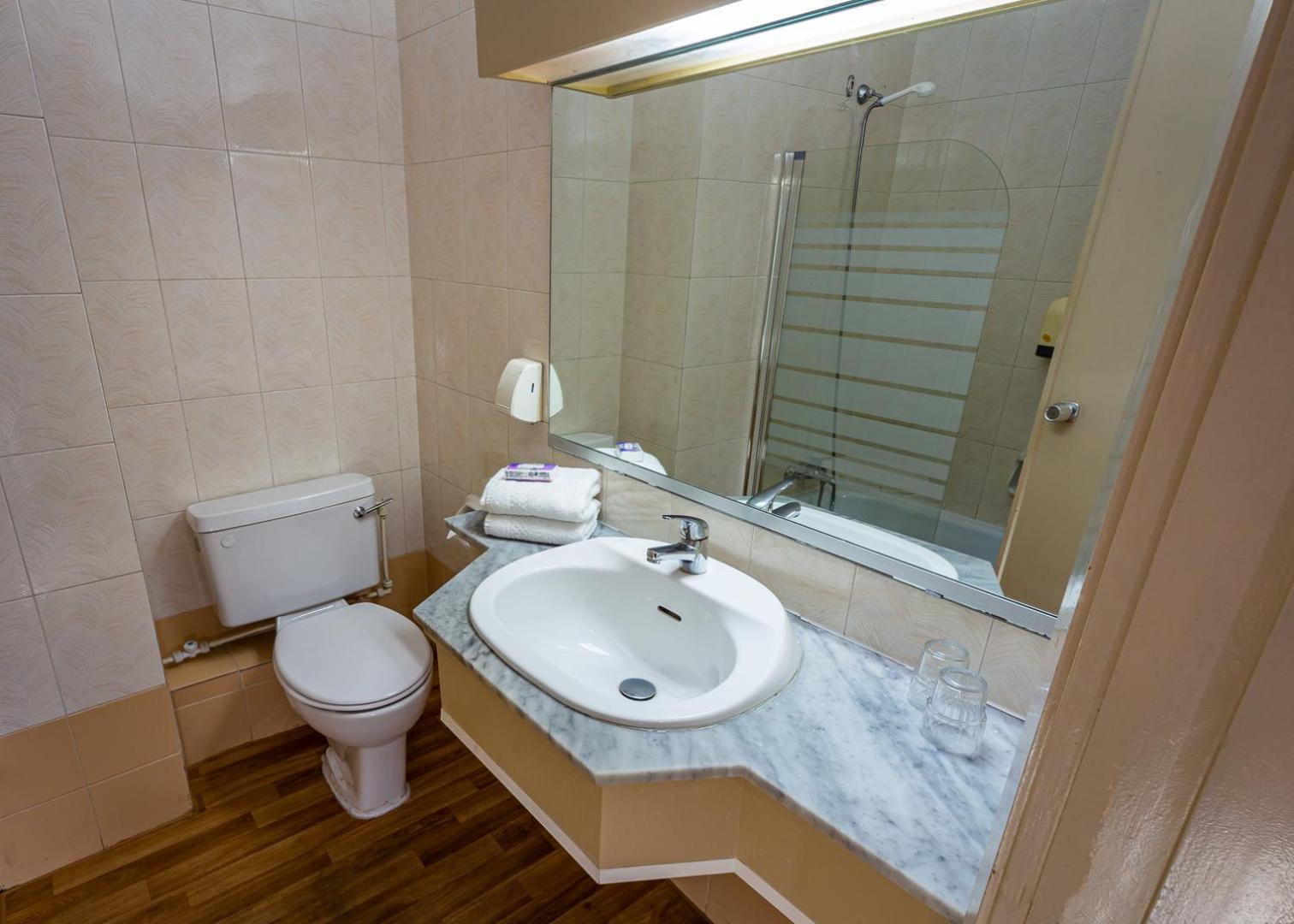 Topaz Hotel Сент-Полс-Бей Экстерьер фото